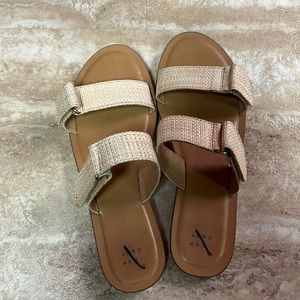 a new day Womens Size 8 sandals … worn a few times